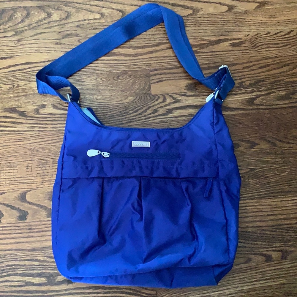 Baggallini cobalt blue crossbody
